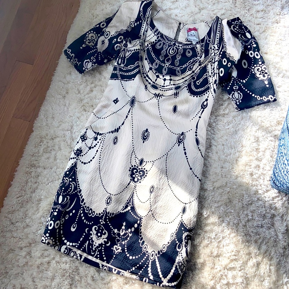 Gorgeous dress!
